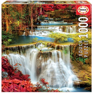 Cascada En Bosque Profundo